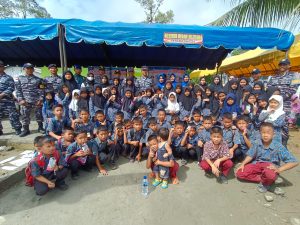 TNI AL Lanal Simeulue Laksanakan Bakti Kesehatan dan Imunisasi Folio Di Lokasi KBN Bulu Hadek