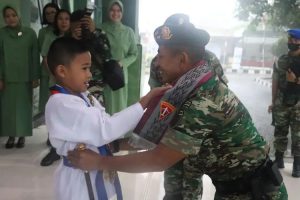 Pangdivif 3 Kostrad Mayjen TNI Novi Helmy Prasetya, S.I.P., M.I.P. Kunjungi Batalyon Armed 6 Kostrad