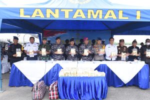 Press Conference Penangkapan Penyelundupan Narkoba Jenis Sabu-Sabu Sebanyak 43 Bungkus (± 45 KG) Di Perairan Lhokseumawe Oleh Tim Intelijen dan F1QR Lanal Lokseumawe