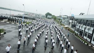 Danlantamal I Beserta Keluarga Besar Lantamal I Laksanakan Olahraga Bersama