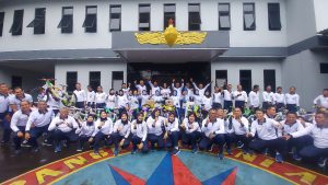 Komandan Beserta Keluarga Besar Lanal Bandung Laksanakan Olahraga Bersama serta Pembagian Doorprize Dari Kasal Laksamana TNI Yudo Margono