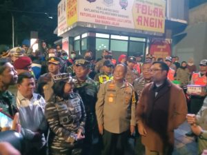 TNI AL, Komandan Lanal Bandung Beserta Unsur Forkopimda Jawa Barat dan Steak Holder Laksanakan Monitoring dan Peninjauan Pengamanan Malam Tahun Baru 2023