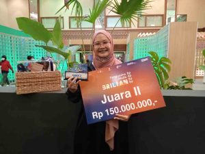 Henti Nikimawati Pengusaha Muda UMKM “Nana Baby Carrier” Raih Penghargaan pada UMKM Expo Brilianpreneur 2022