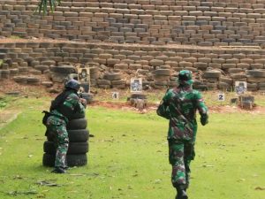 Pelihara Kemampuan, Prajurit Buaya Putih Latihan Menembak Reaksi