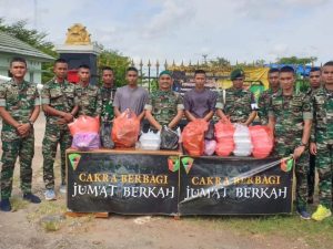 Lintasi Markas TNI, Warga Mendapat Makanan Gratis