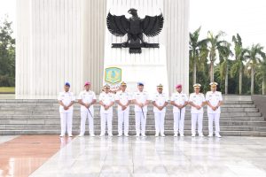 DANLANTAMAL III IKUTI TABUR BUNGA DALAM RANGKA HARI DHARMA SAMUDERA 2023