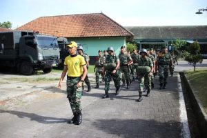 Pejabat Baru Danyon Bekang 2 Kostrad, Disambut Dengan Tradisi Satuan
