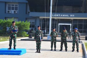 Aslog Danlantamal XII, Bacakan Amanat Panglima TNI Pada Upacara Bendera Tujuh Belasan