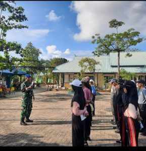 TNI AL Bintan Terjun Latih PBB Siswa/i SMKN 1 Bintan Utara