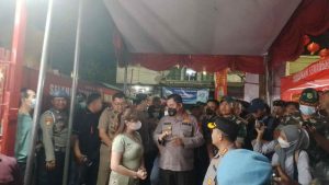 Polres Metro Jakarta Barat Gelar Apel Pergeseran Pasukan Gabungan dalam Rangka Pengamanan Imlek 2574/2023 di Mako Polres Metro Jakarta Barat