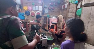 Buka Peluang UMKM Baru Kampung Lisabata, Prajurit Ajusta Ajarkan Buat Makanan Olahan
