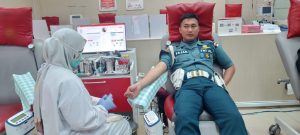 Dalam Rangka Menyambut HUT Ke-77, Pomal Lanal Bandung Gelar Donor Darah