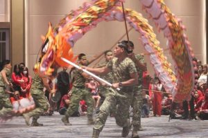 Tampil Energik dan Memukau, Naga Barong Yonarmed 6 Kostrad Meriahkan Imlek