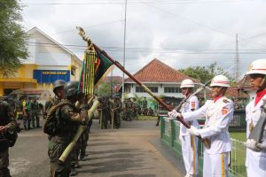 Tanamkan Kebanggaan dan Cinta Satuan, Tradisi Warga Baru Yonif MR 412 Kostrad