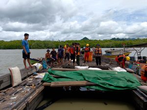 TNI AL, Posal Teluk Melano Laksanakan SAR KM. Budi Jaya Yang Tenggelam di Perairan Pulau Payung Kabupaten Kayong Utara