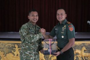 Selesai Pengabdian Di Bajra Yudha, Tiga Prajurit Dilepas Dengan Tradisi Satuan