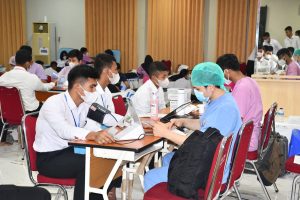 CALON PRAJURIT TNI AL PANDA JAKARTA DONORKAN DARAHNYA KE PMI