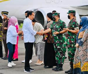 Danlantamal I Sambut Kedatangan Presiden RI Di Bandara Internasional Kualanamu