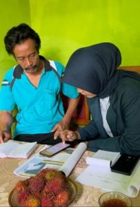 Maksimalkan Pelaku Usaha, Mahasiswa UNDIP Lakukan Pelatihan Pembukuan Keuangan Sederhana dan Digital Melalui Aplikasi BukuKas