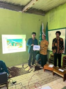 Tangani Masalah Sampah, Mahasiswa KKN Tim I UNDIP 2023 Buatkan Desain Bank Sampah Desa Gapura