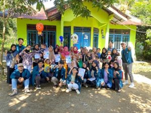 Mahasiswa KKN UNDIP Melakukan Penyuluhan Mengenai Pengenalan dan Pencegahan Stunting.
