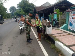 Berkah Jumat Buaya Putih, Berbagi Kepada Warga Kurang Mampu