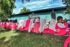 Siswa Taman Kanak-Kanak TK. Islam Iqro Kab. Purwakarta Kunjungi Yonarmed 9 Kostrad