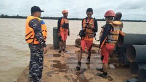 TNI AL Palembang Aksi SAR Dalam Insiden Tenggelamnya TB. Japina Mulya 03 dan TK. Merpati di Perairan Sungai Keladi Banyuasin