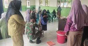 Manfaatkan Potensi Alam Maluku, Prajurit Kostrad Bekali Warga Membuat Makanan Olahan Kelapa