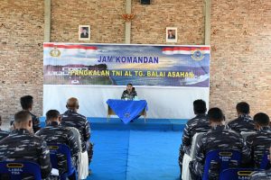 Danlanal TBA Sampaikan Tugas dan Program Kerja Melalui Jam Komandan