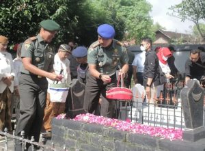Danyonif Mekanis Raider 413 Kostrad Hadiri Ziarah Dalam Rangka Peringatan HUT ke-278 Kota Solo