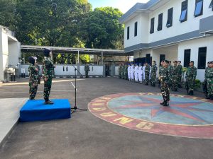 Komandan Lanal Bandung Pimpin Upacara Bendera