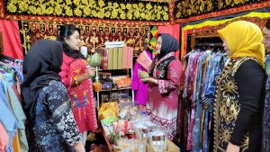 STAND KORCAB III DJA I JALA FAIR 2023 MENARIK PERHATIAN KETUA UMUM DHARMA PERTIWI