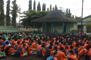 Semangat dan Keceriaan Siswa Siswi SDIT Ulul Albab 2 Purworejo, Outbond di Yonif R 412 Kostrad
