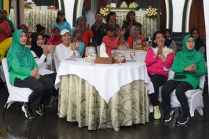 Prajurit dan PNS Makostrad Dengan Guyuran Hujan, Semangat dan Antusias di Hari Ulang Uahun ke-53 Pangkostrad Letjen TNI Maruli Simanjuntak, M.Sc.,