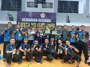Prajurit Yonif Mekanis 201/JY kembali mengukir Prestasi dengan membawa pulang Juara Umum pada Kejuaraan Nasional Pencak Silat Kateda PTI Cup 8, Depok, Minggu (26/2/2023).
