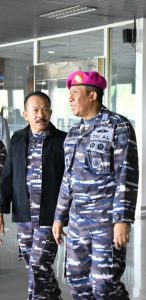 Wadan Lantamal XII Pontianak Sambut Inspektur Kormar di Bandara Supadio