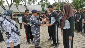 Perwira Staf Potensi Maritim Pangkalan TNI AL TBA Resmi Tutup LDDK SMAN 3 Tanjungbalai