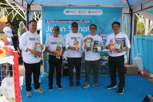 Komandan Pangkalan TNI AL Palembang Ikuti Jalan Sehat Bersama, Peringati 25 Tahun Kementrian BUMN