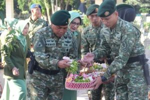 Ajen Divif 2 Kostrad Ikuti Kegiatan Ziarah Rombongan Pimpinan Kasdivif 2 Kostrad