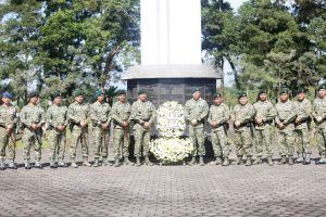 Peringati HUT Ke-62 Kostrad, Ziarah di TMP Pondok Rajeg