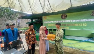 Berbagi Kebahagiaan Untuk Rakyat, Yonif PR 432 Kostrad Renovasi RTLH dan Bagi Sembako