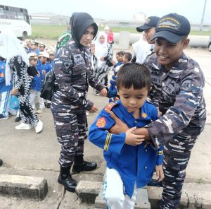 TNI AL, Lanal Lhokseumawe Perkenalkan Alutsista Kepada TK Al-Bayyan