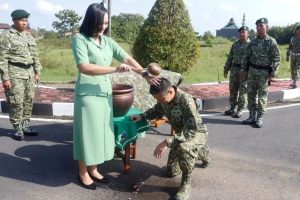 Sambut Dengan Semangat dan Tradisi Satuan, Letkol Inf Ragung Ismail Akbar, S.Sos., M.I.Pol Sebagai Danbrigif MR 6 Kostrad