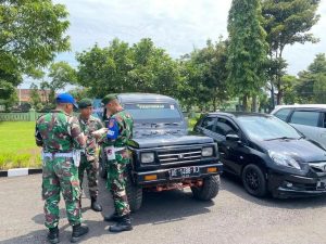 Cegah Pelanggaran Lalin, Yonzipur 10 Kostrad Periksa Kendaraan