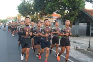 8K Jaga Kekuatan dan Ketahanan Fisik, Prajurit Yonif R 323 Kostrad