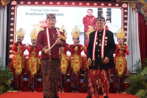 Kasad Terima Gelar Kesultanan Bangkalan Madura