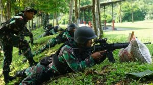 Cepat dan Terarah, Tingkatkan Naluri Tempur Prajurit Yonif R 411 Kostrad Tembak Reaksi