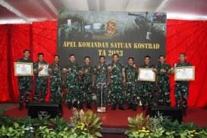 Prestasi Sebagai Satuan Sedikit Pelanggaran, Yonarhanud 2 Kostrad Terima Penghargaan