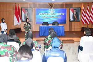 KOWAL TNI AL LANTAMAL III IKUTI SOSIALISASI PENYULUHAN HUKUM TENTANG BAHAYA LGBT DILINGKUNGAN KERJA DAN MASYARAKAT